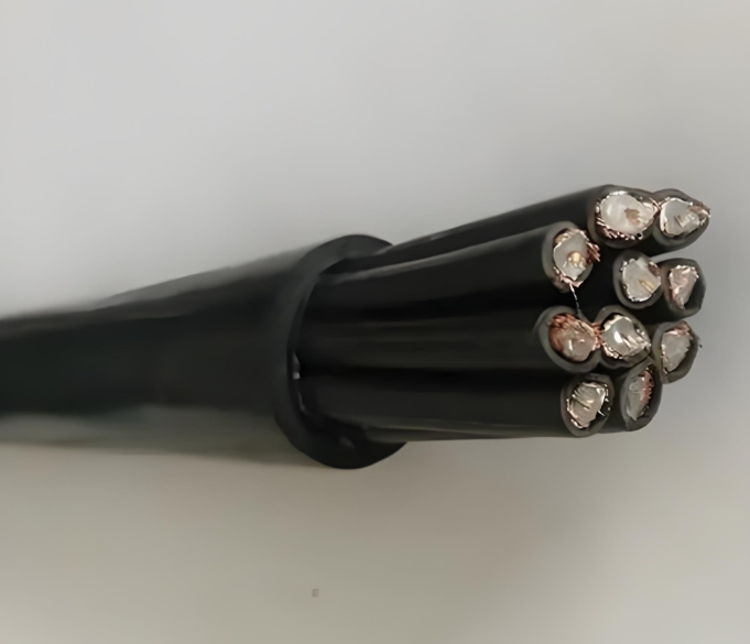 電纜應具有良好的絕緣性能，以防止漏電和觸電事故.jpg
